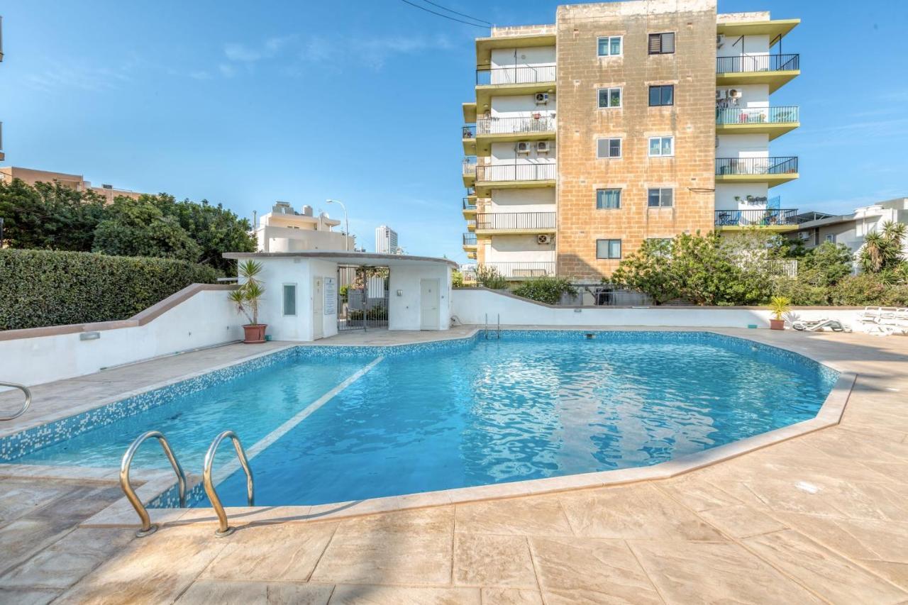 Pool Apartment Is-Swieqi Buitenkant foto