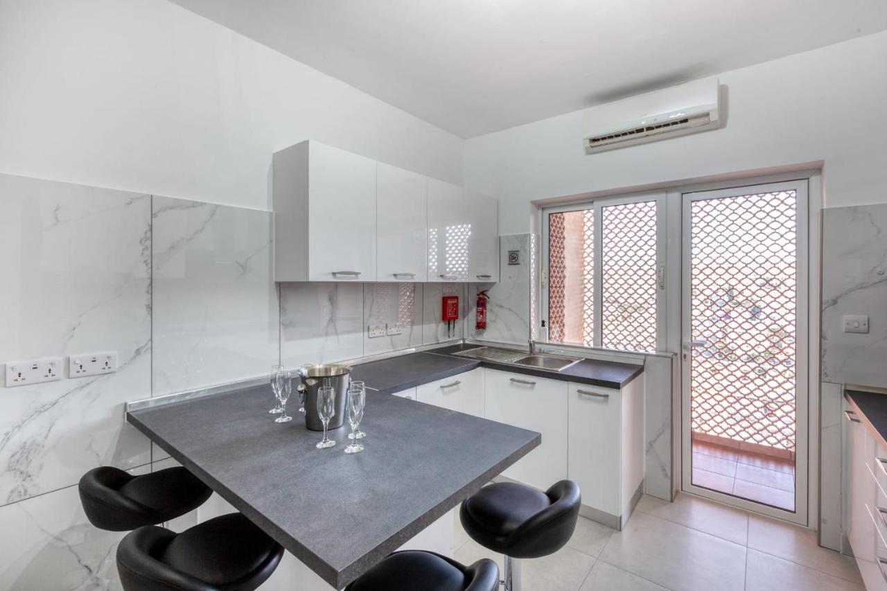 Pool Apartment Is-Swieqi Buitenkant foto